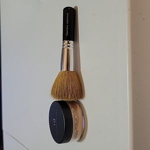 bareMinerals 1N Fairly Light Foundation Get all 3 bareMinerals Listings for $15